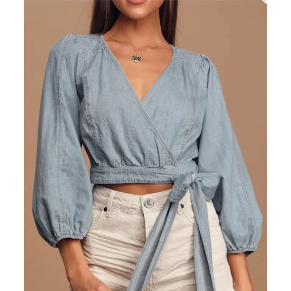 $98 Free People Sophie Light Denim Size M Balloon Sleeve Wrap Crop Top Tie D56